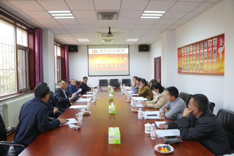集團公司董事長(cháng)孫涌接受多家媒體記者采訪(fǎng)(圖1) 集團公司董事長(cháng)孫涌接受多家媒體記者采訪(fǎng)(圖1)