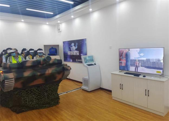 青島自貿片區?中德生態(tài)園建筑工人全員體驗式安全教育培訓在榮華(青島)建科“省級建筑施工安全和裝配式施工體驗式教育基地”體驗館內正式啟動(dòng)(圖5) 青島自貿片區?中德生態(tài)園建筑工人全員體驗式安全教育培訓在榮華(青島)建科“省級建筑施工安全和裝配式施工體驗式教育基地”體驗館內正式啟動(dòng)(圖5)